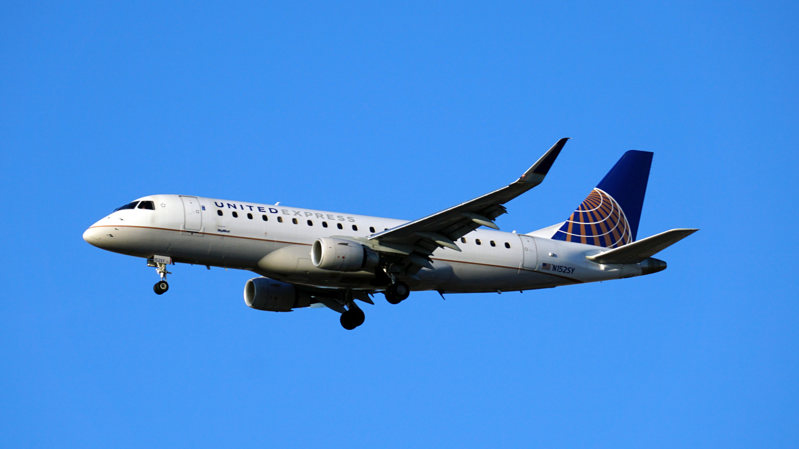 United Airlines Quietly Turned Off Starlink Wi-Fi On All Regional Flights, Here's Why