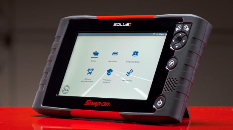 A Snap-an diagnostics tool sitting on a red tool box