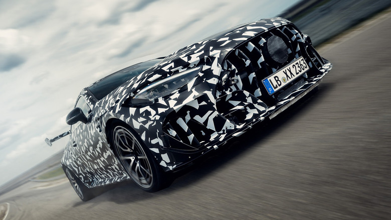 Front 3/4 view of a Mercedes-AMG CLE Mythos prototype