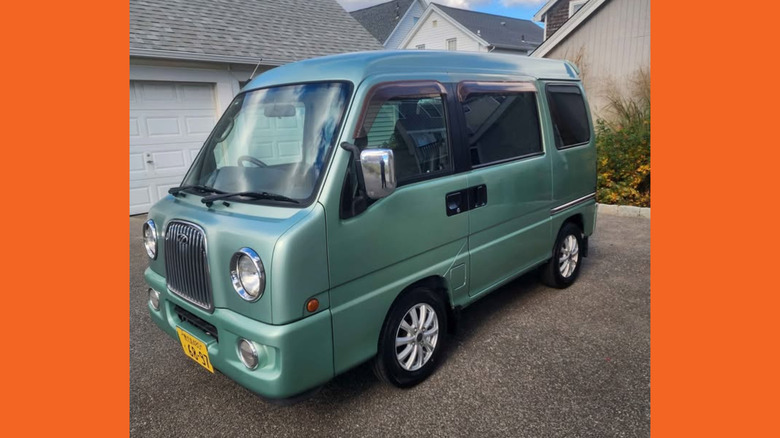 A green Sbuaru Sambar Dias kei van