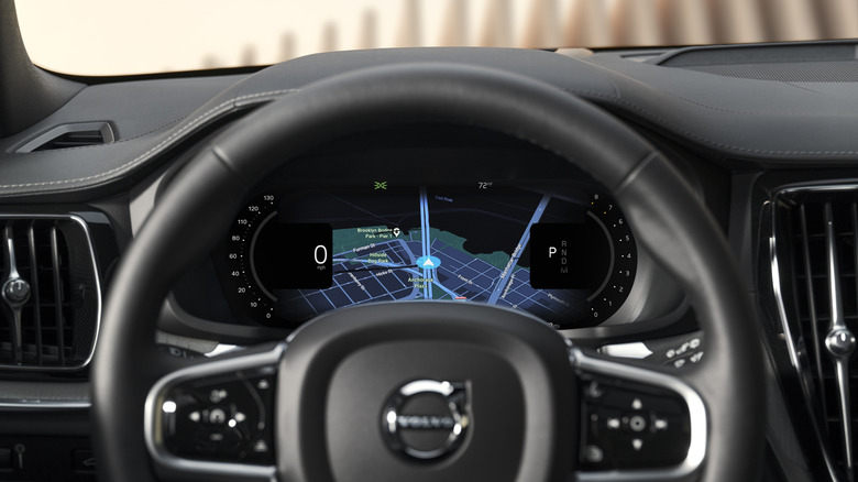 A look at the driver's POV in a Volvo with the updated software showing a map on the digital gauge cluster
