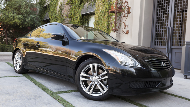 Infiniti G37 coupe front 3/4
