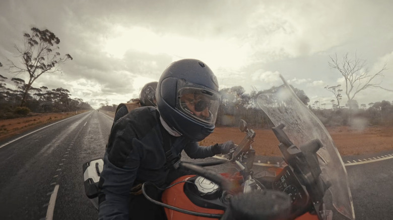 POV camera of a motorcyclist traveling 226 km/h (140 mph) through Turkey