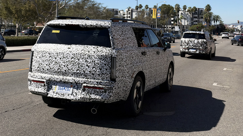Two camouflaged Hyundai Santa Fe prototypes driving in LA