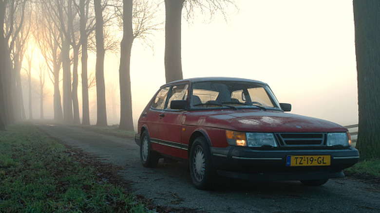 Saab 99 on a foggy morning