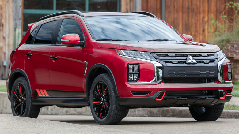 Front 3/4 view of a Mitsubishi Outlander Sport