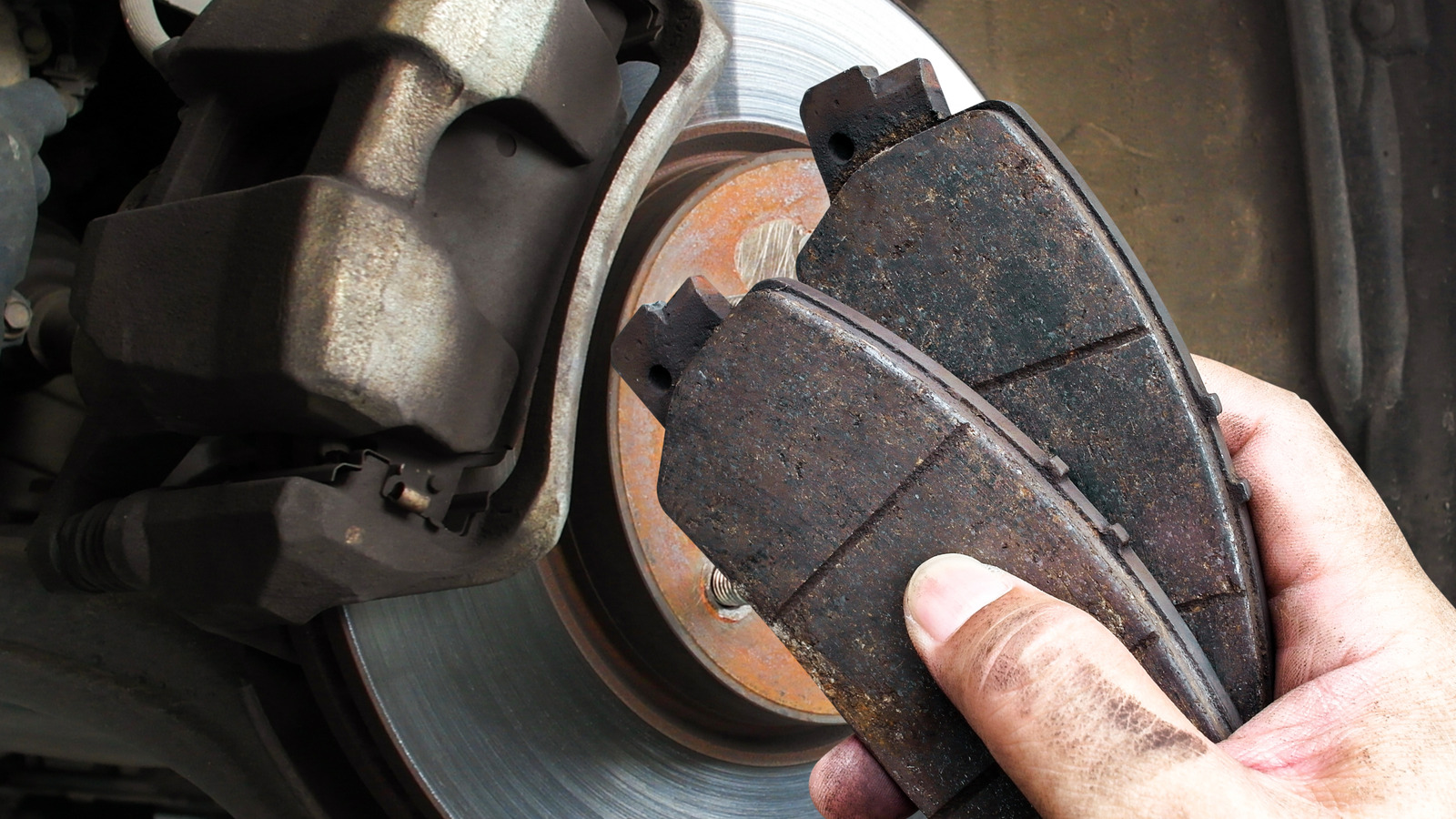 What Are The Differences Between Ceramic And Semi-Metallic Brake Pads?