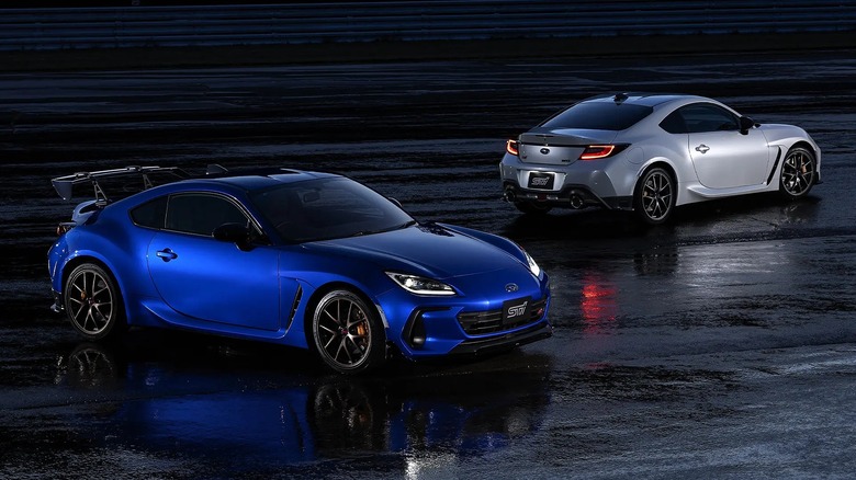 2026 BRZ STI Sport Type RA with and without a spoiler on wet tarmac