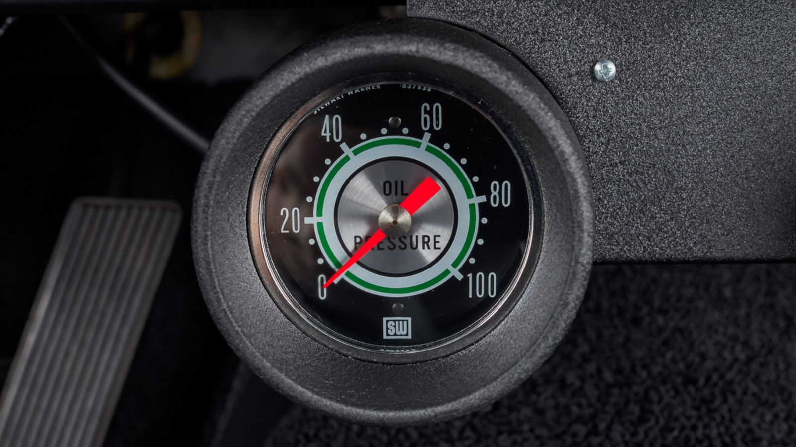 What Is Considered Normal Engine Oil Pressure? (& How To Know If It's Too Low Or High)
