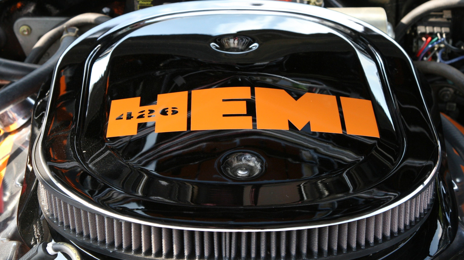 What Makes Older V8s Sound Better Than Modern V8s?