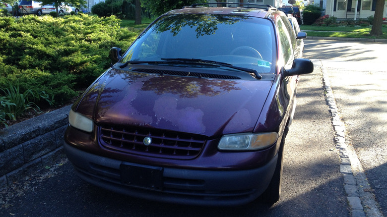 1998 Plymouth Grand Voyager