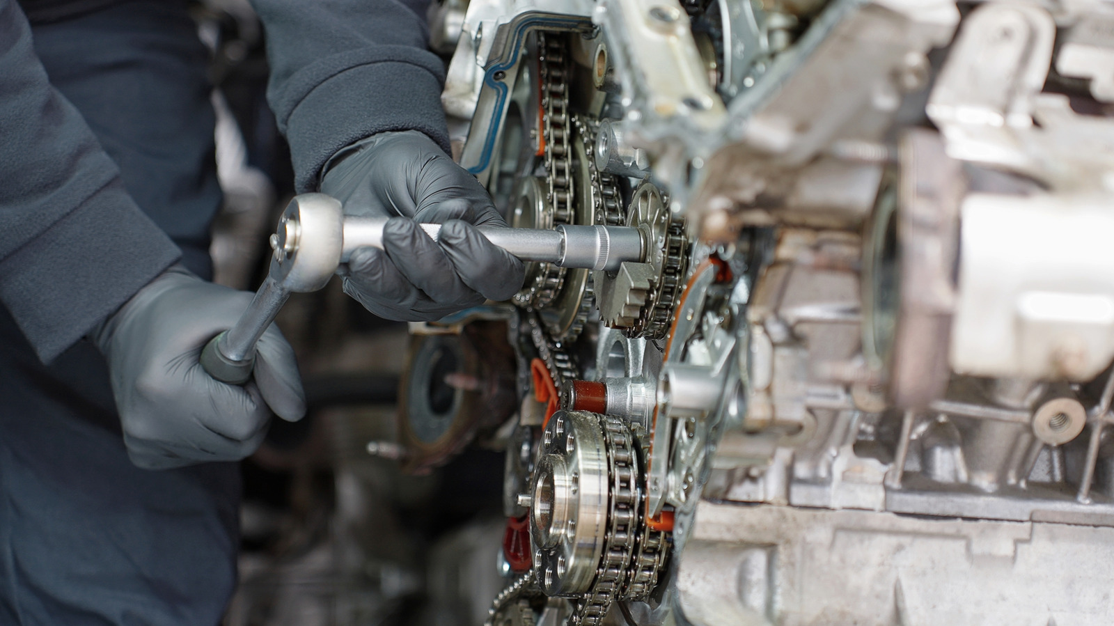 What's The Difference Between Anti-seize Lubricant And Threadlocking Adhesives?