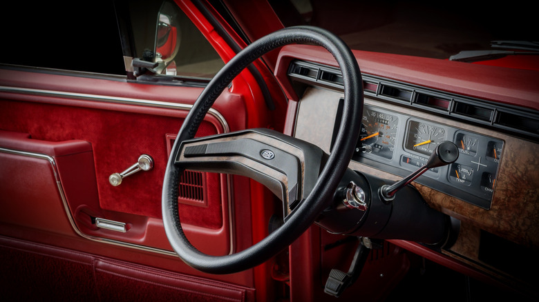 The column shifter on a 1985 Ford F-150
