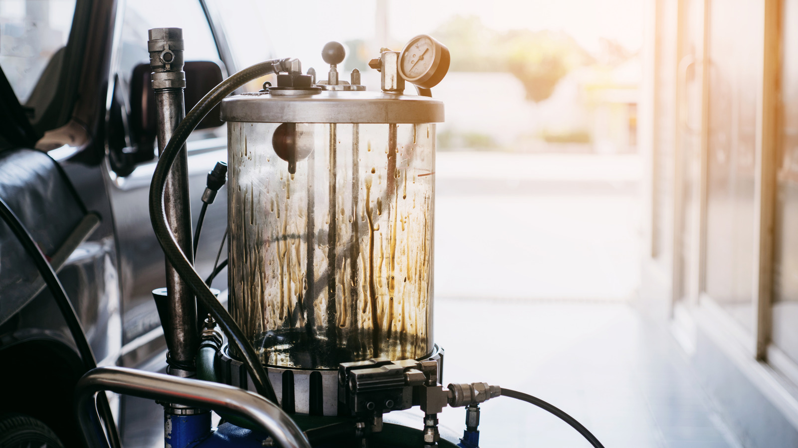 What's The Point Of An Oil Extractor Pump, And Should You Add One To Your Garage?