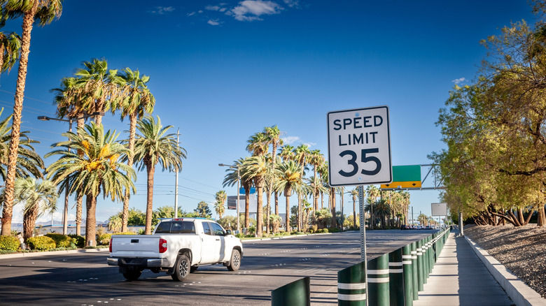 A 35 mph speed limit sign in California.