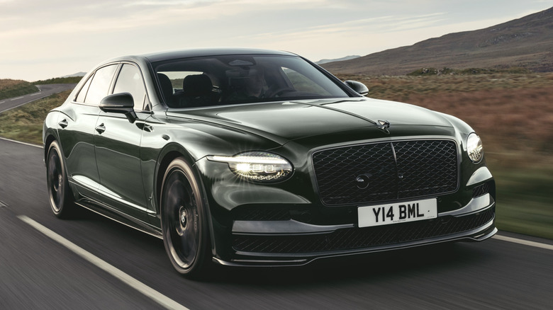 2027 Bentley Flying Spur front 3/4 refresh