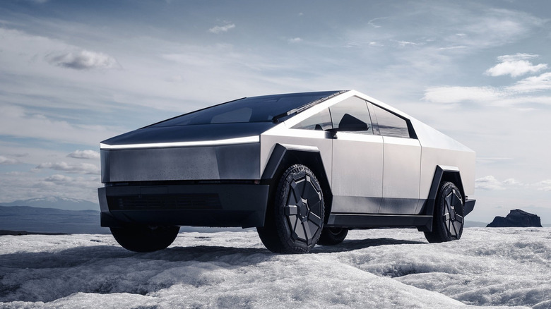 Tesla Cybertruck front 3/4