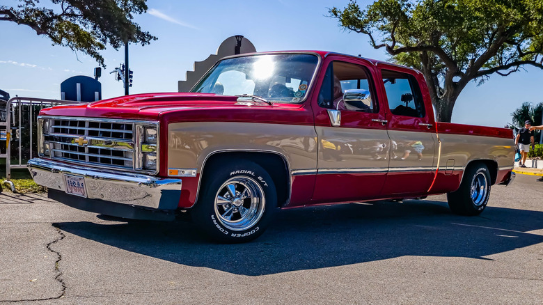A 1987 Chevrolet C20 Crew Cab pickup truck in daylight