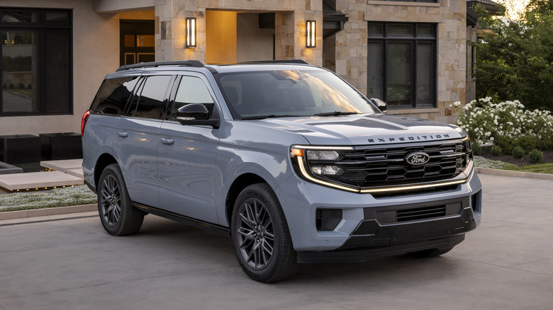 A 2025 Ford Expedition parked on a driveway