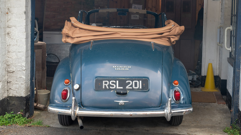 Morris Minor 1000 with dateless registration