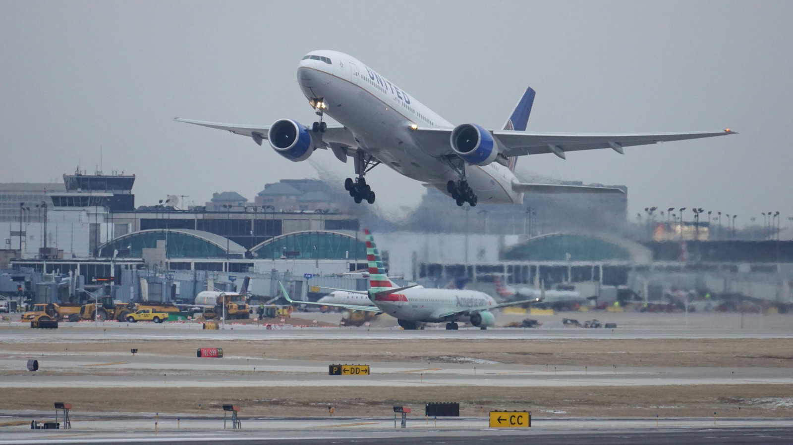 Why Are Some Airport Runways Concrete While Others Are Asphalt?