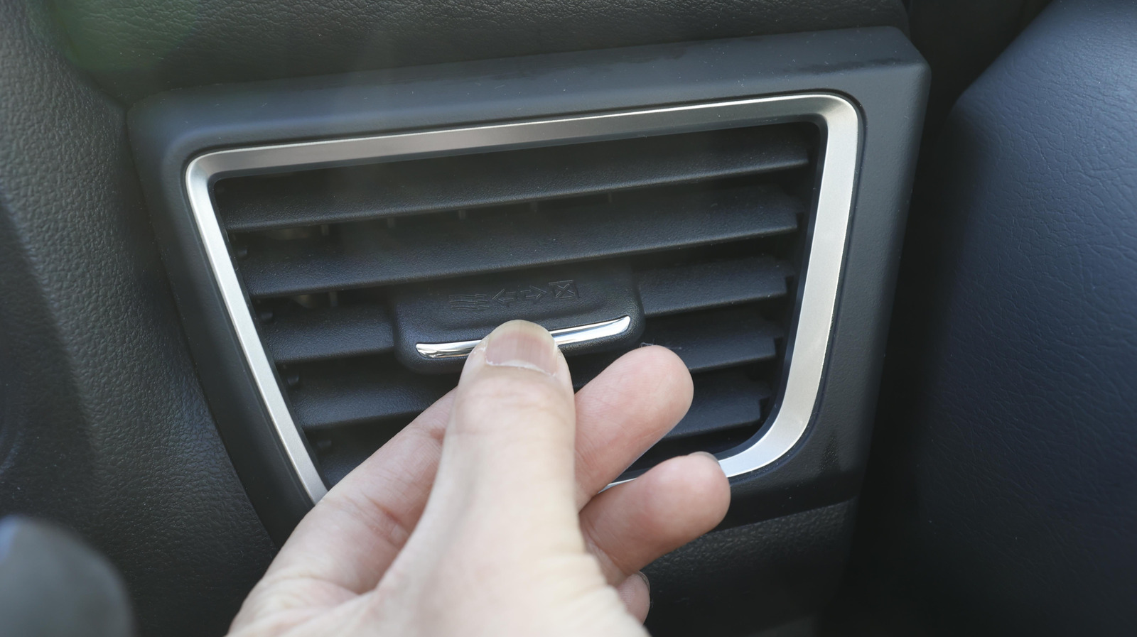 jalopnik.com - Shane Schmid - Why Automakers Switched From R12 Freon To R134a (And Now R1234yf)