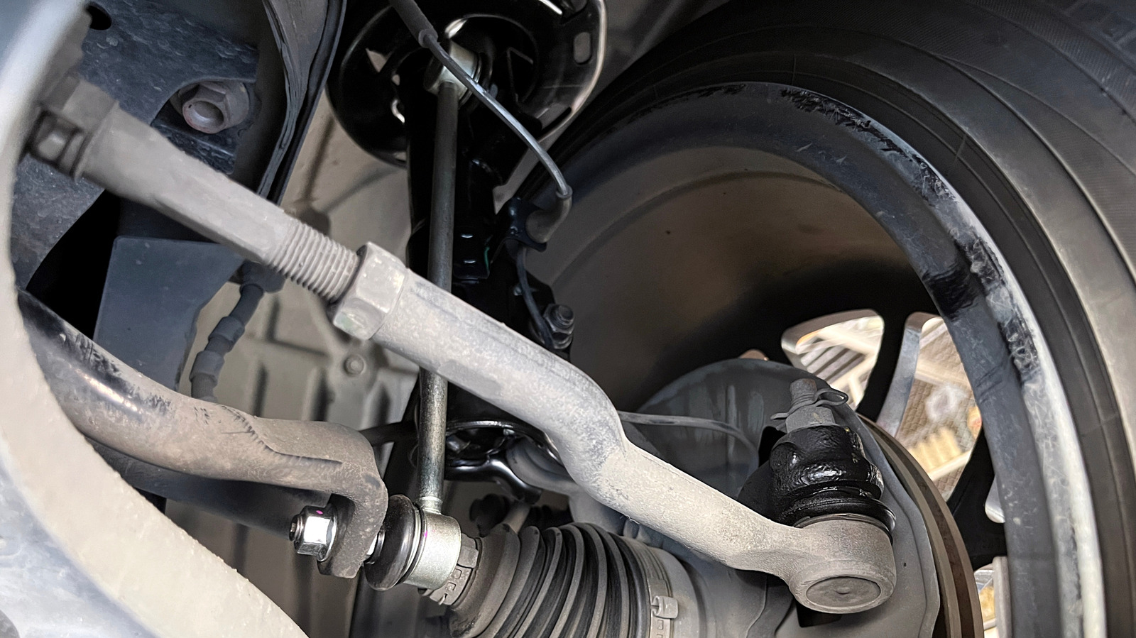 Why Did Automakers Start To Use MacPherson Struts?