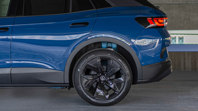 2025 Volkswagen ID.4 with rear drum brakes