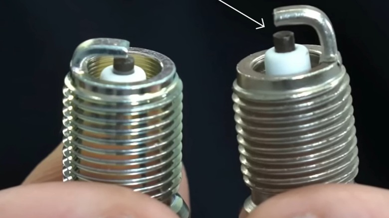 Left: Non-projecting spark plug. Right: Projecting spark plug