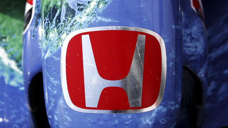 Honda logo on the nose of a 2007 Formula 1 car