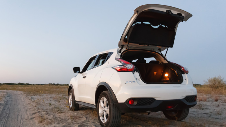A Nissan Juke with its rear hatch open.