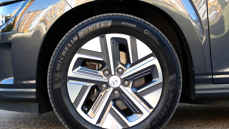 Hyundai Kona with Michelin tire