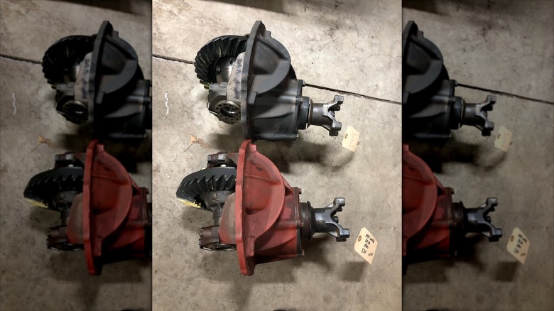 Two Ford 9-inch rear end detachable third members