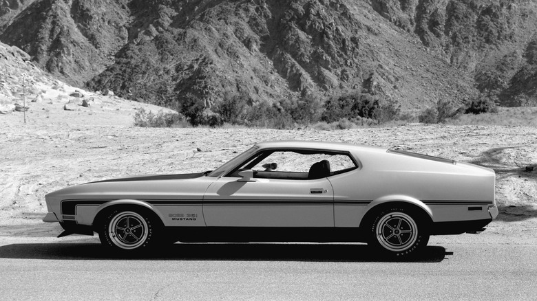 Driver's-side profile of 1971 Ford Mustang Boss 351