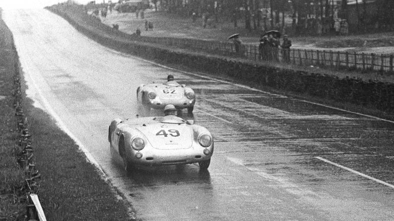 Zora-Arkus Duntov in the #49 Porsche 550 during the 1955 Le Mans race