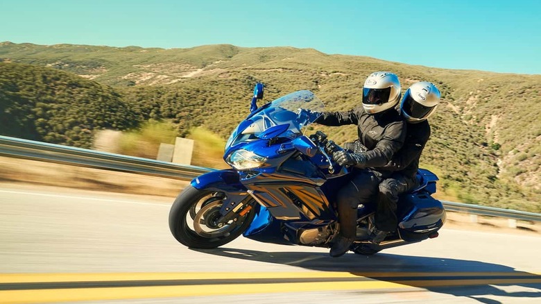 Yamaha FJR1300 front 3/4 view dynamic image two up