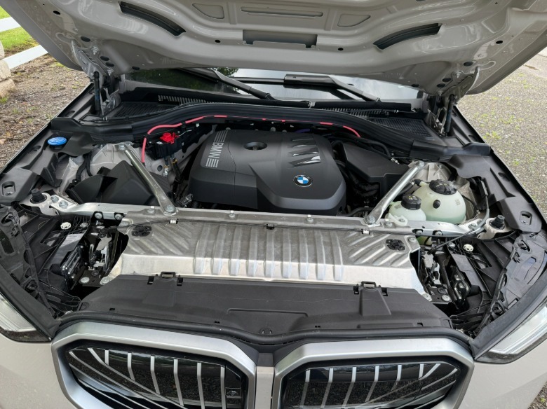 2025 BMW X3 xDrive30 engine