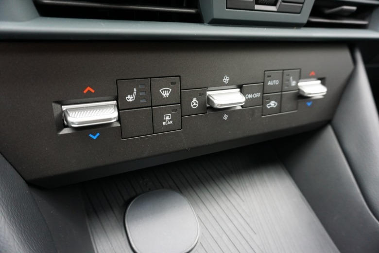 2027 Nissan Rogue Hybrid climate control