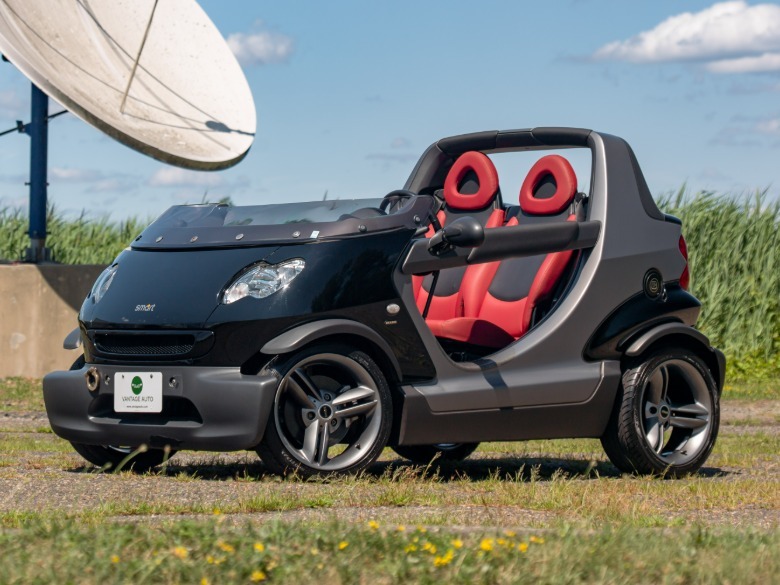 2003 Smart Crossblade front 3/4 view
