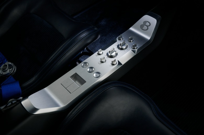 Center console of the Renault 8 Gordini concept