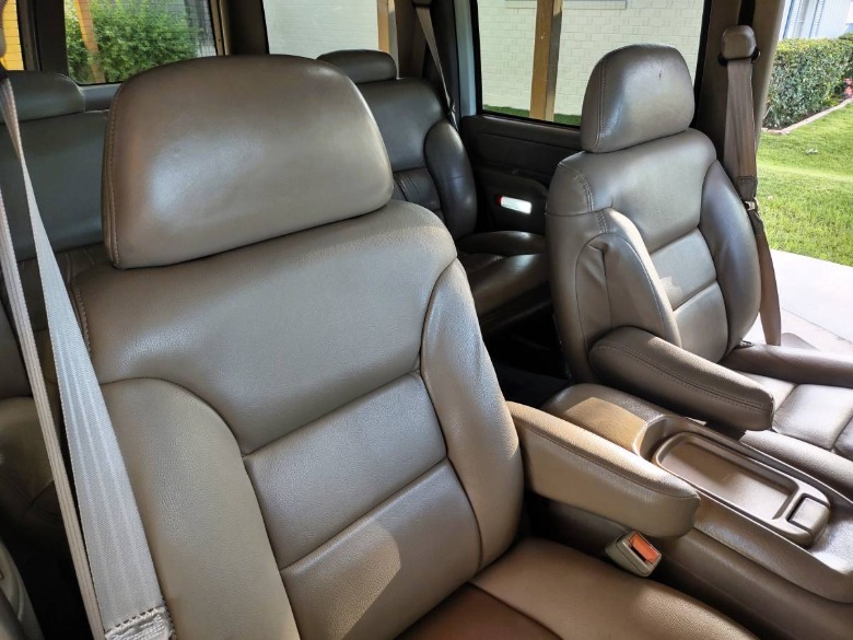 1997 Chevy Tahoe LT Interior image
