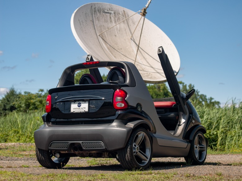 2003 Smart Crossblade rear 3/4 view