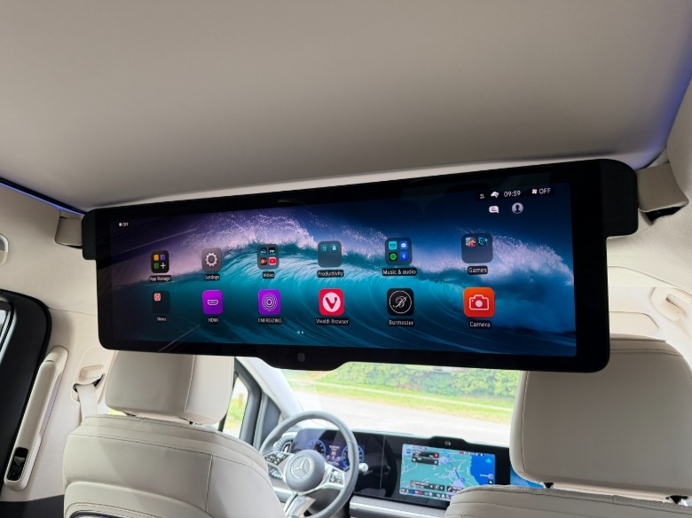 Rear seat screen in a Mercedes-Benz VLE