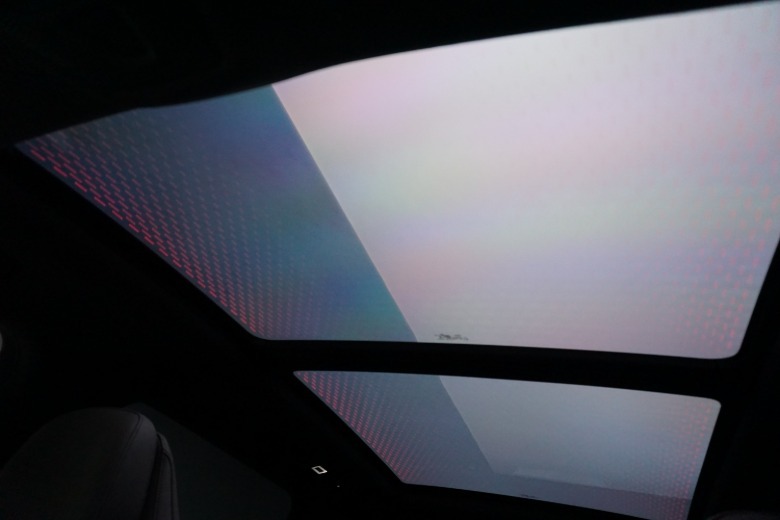 2027 Audi Q9 panoramic roof