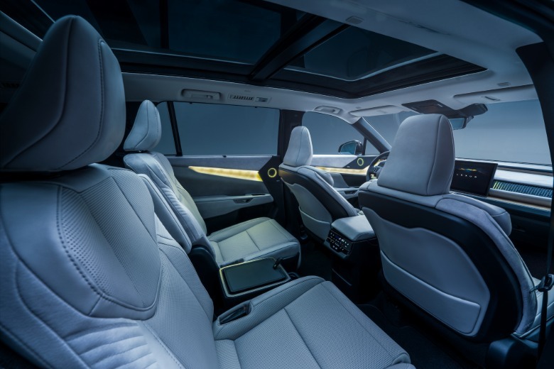 Back seats of a Lexus TZ