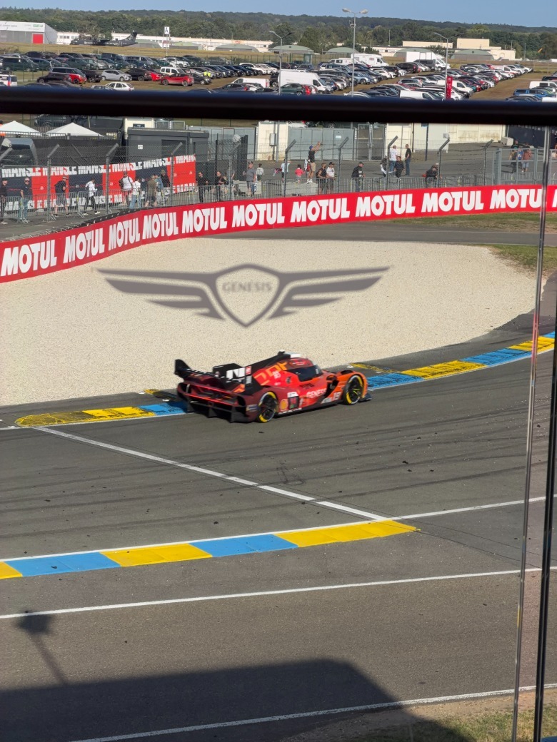 A Genesis GMR-001 on track at Le Mans