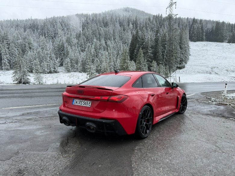Rear end of a red 2027 Audi RS5