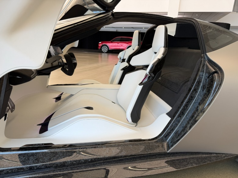 Seats of the Acura Nexera Vision concept