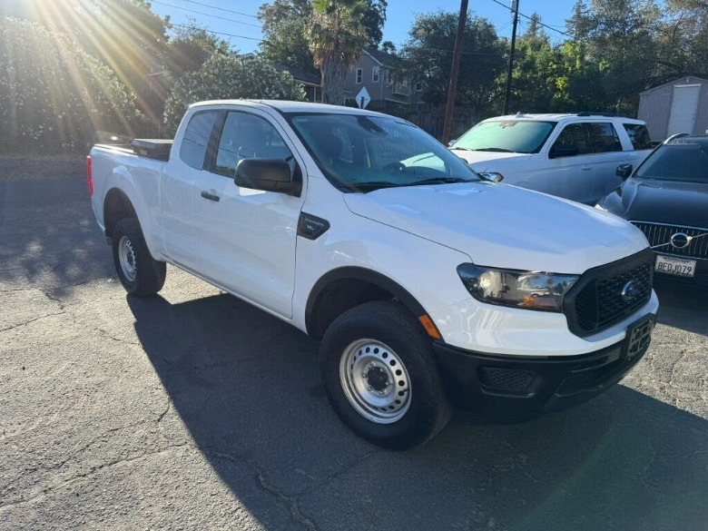 White Ford Ranger XL SuperCab RWD