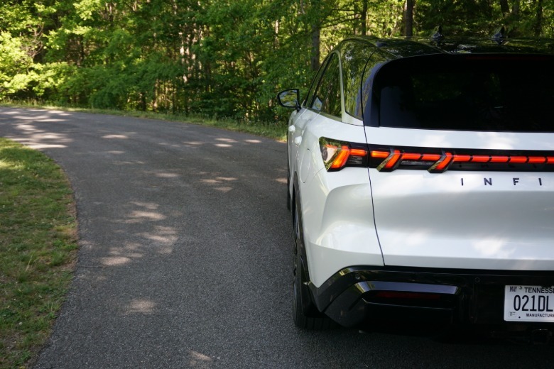 2027 Infiniti QX65 Autograph taillight